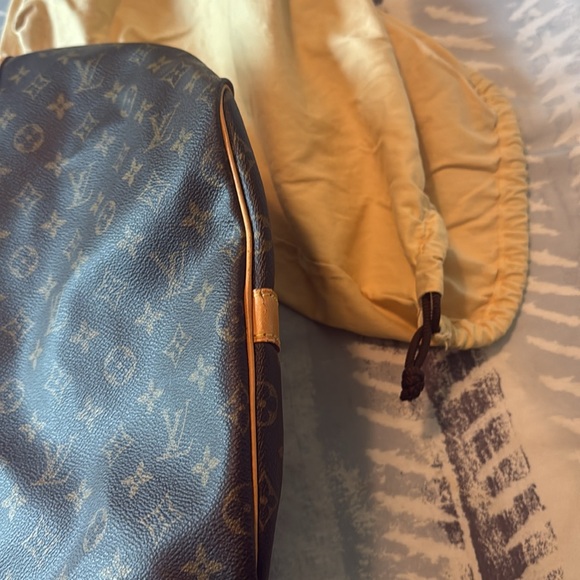 COPY - Authentic Louis Vuitton Monogram Keepall Bandouliere 55 - Picture 13 of 15